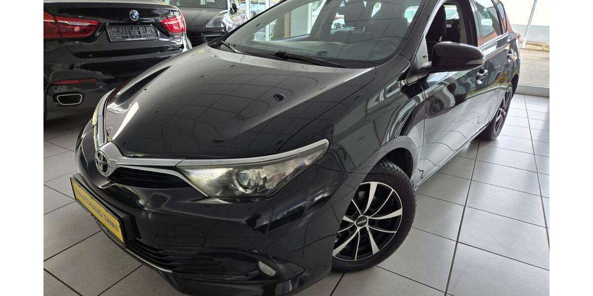 Toyota Auris 144.490 km 9.490 &euro; Kreuztal 57223