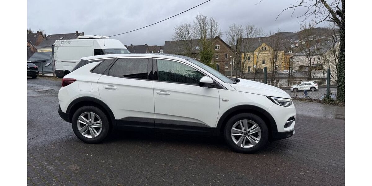 Opel Grandland (X) 189.000 km 12.400 &euro; Betzdorf 57518
