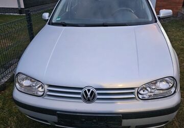 VW Golf 241.100 km 1.789 &euro; Driedorf 35759
