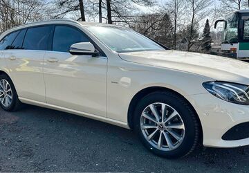 Mercedes-Benz E 200 363.206 km 11.186 &euro; Eschenburg - Hirzenhain 35713