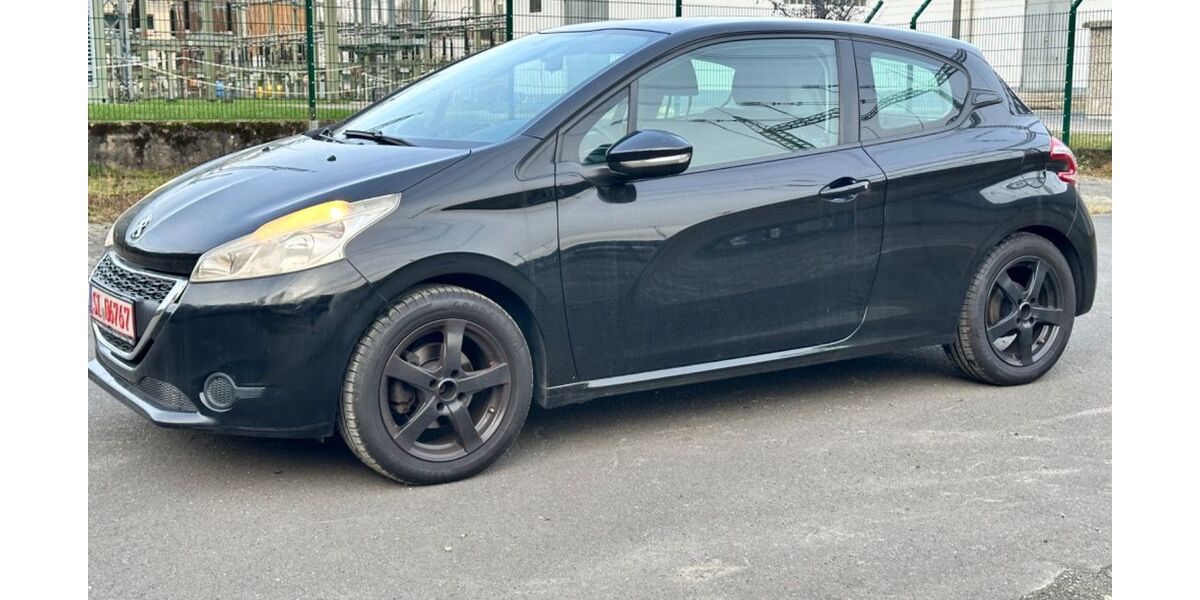Peugeot 208 139.290 km 2.750 &euro; Siegen 57080