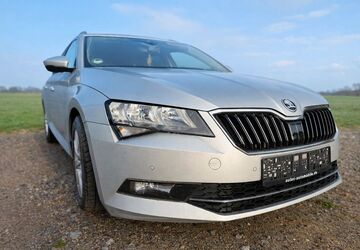 Skoda Superb 196.000 km 11.900 &euro; Wenden 57482