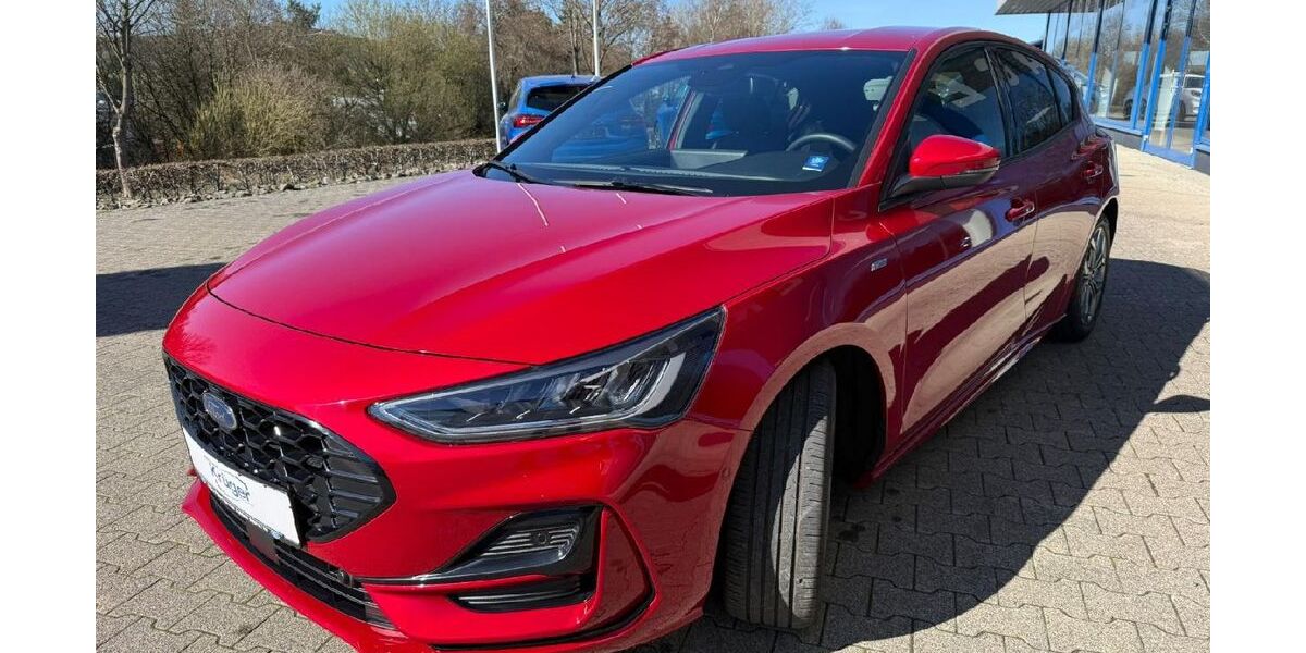 Ford Focus 9.800 km 25.950 &euro; Erndtebrück 57339