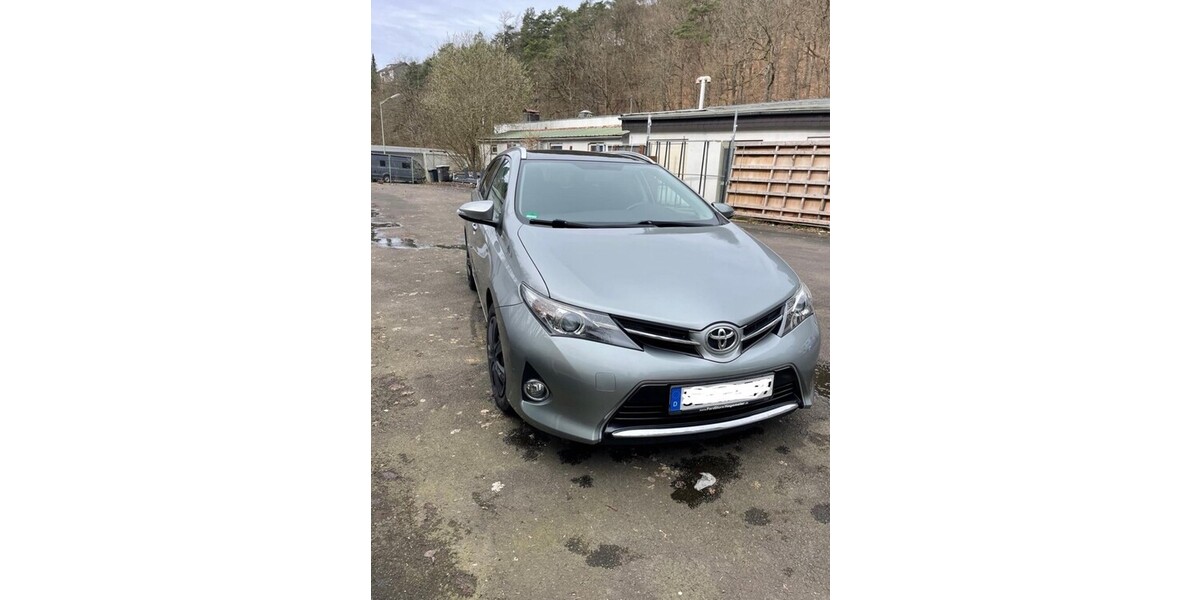Toyota Auris Touring 155.000 km 6.900 &euro; Siegen 57072