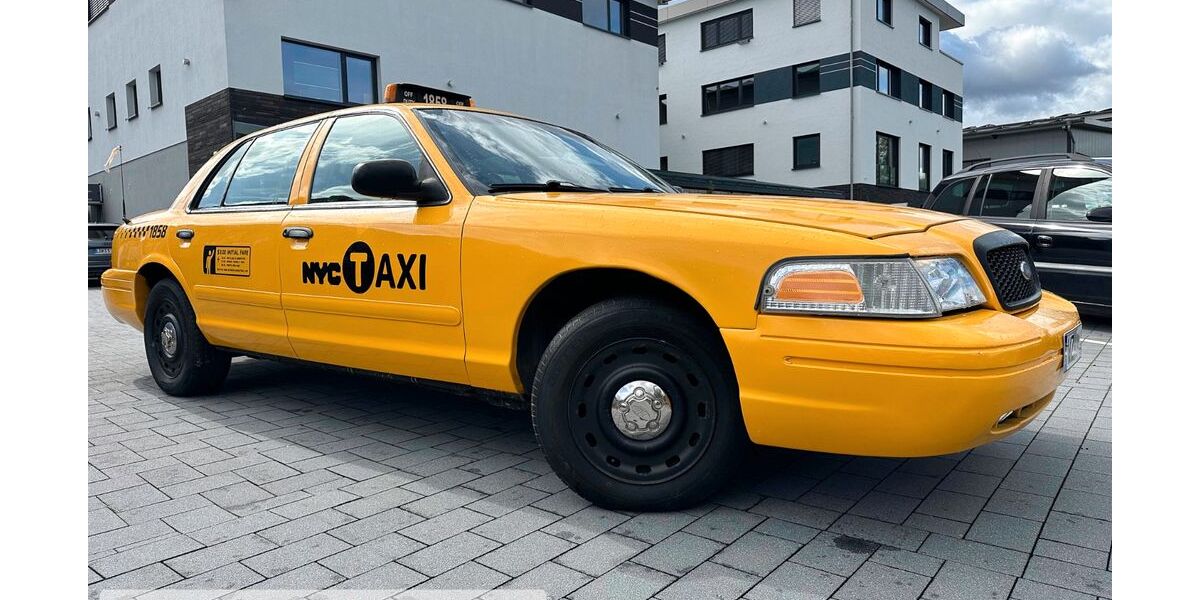 Ford Crown 223.893 km 15.800 &euro; Eschenburg - Hirzenhain 35713