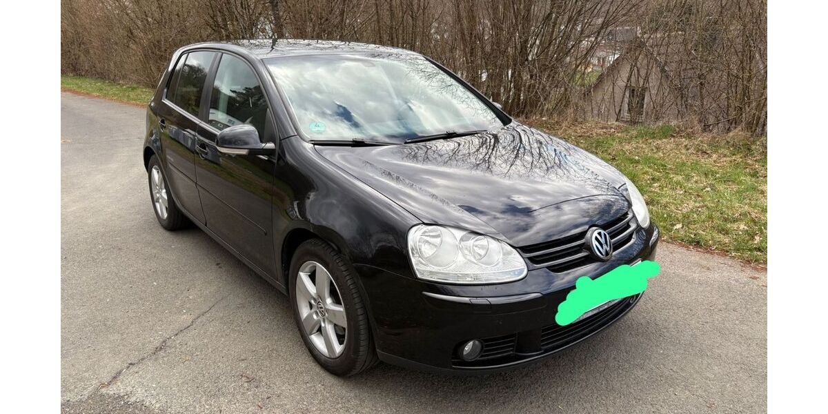 VW Golf 229.000 km 2.890 &euro; Freudenberg 57258