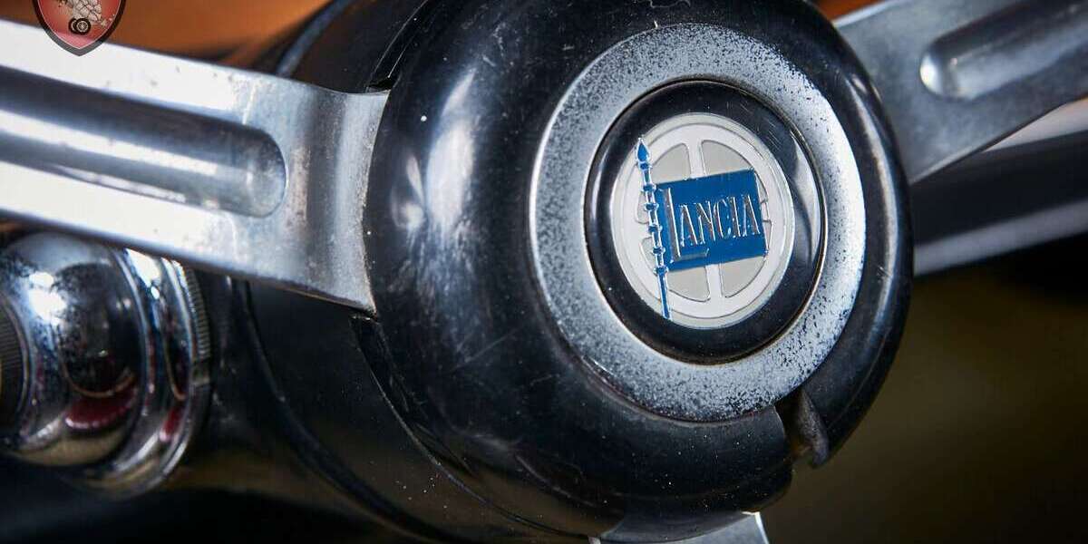 Lancia Flavia 28.600 km 27.500 &euro; Kirchen/Sieg 57548