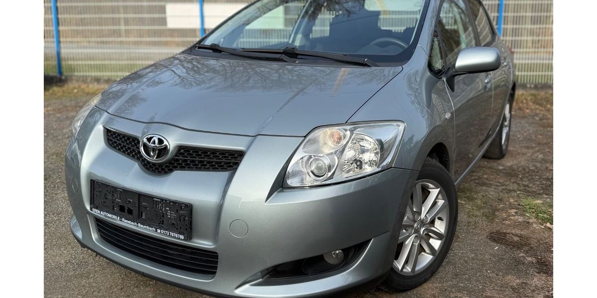 Toyota Auris 142.000 km 5.299 &euro; Müschenbach 57629