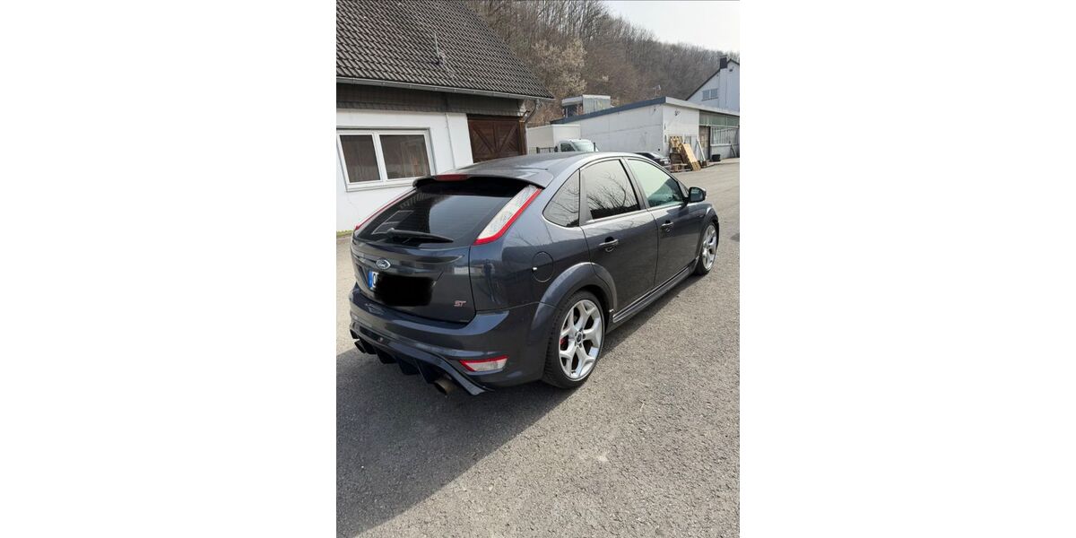 Ford Focus 231.950 km 5.600 &euro; Lennestadt 57368