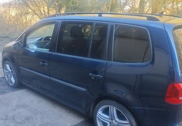 VW Touran 327.000 km 3.500 &euro; Kreuztal 57223
