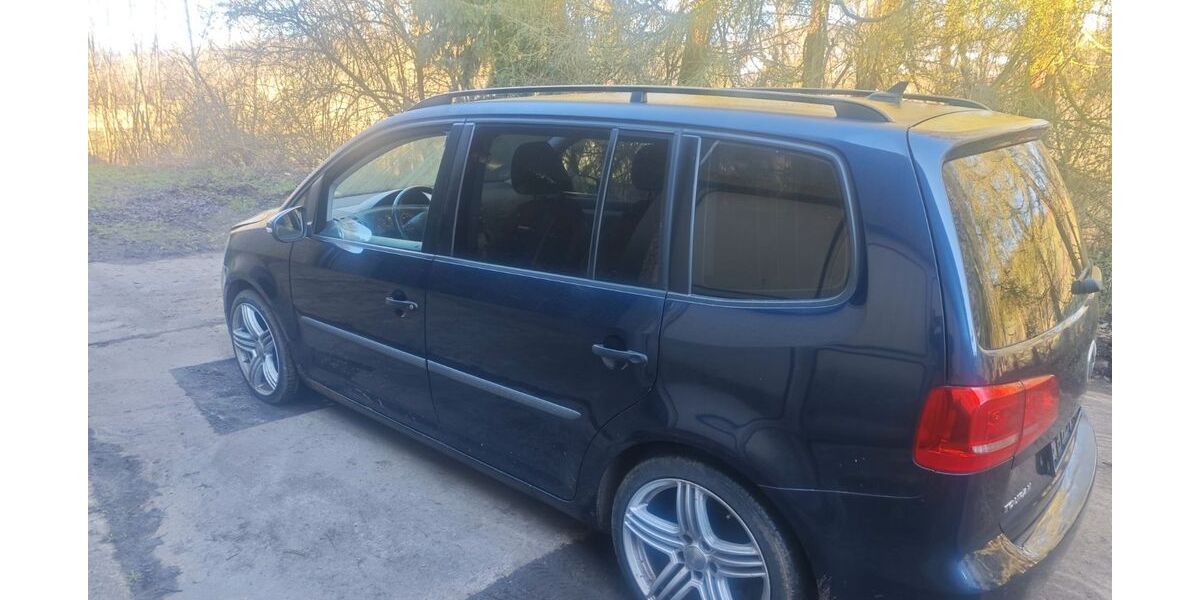 VW Touran 327.000 km 3.500 &euro; Kreuztal 57223
