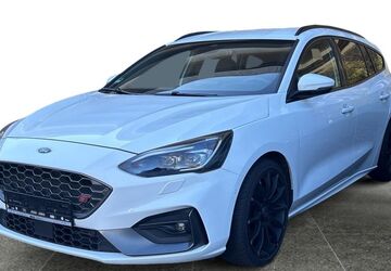 Ford Focus 82.030 km 22.900 &euro; Siegen 57072