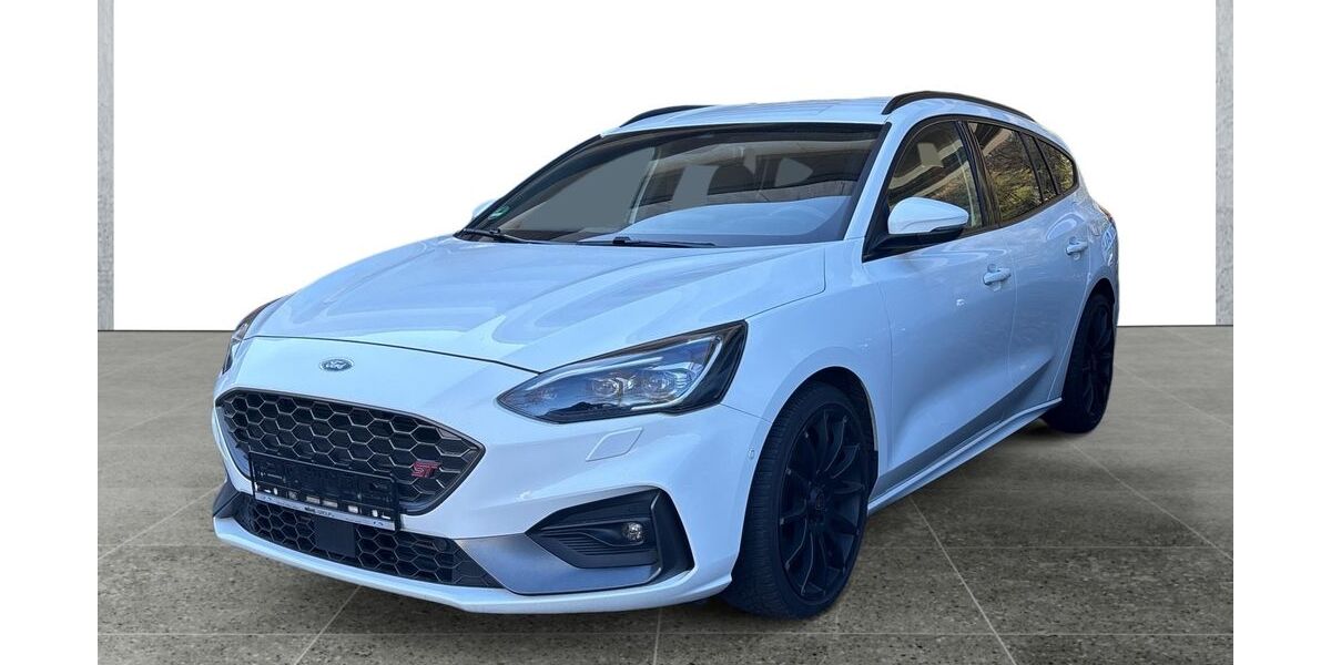 Ford Focus 82.030 km 22.900 &euro; Siegen 57072