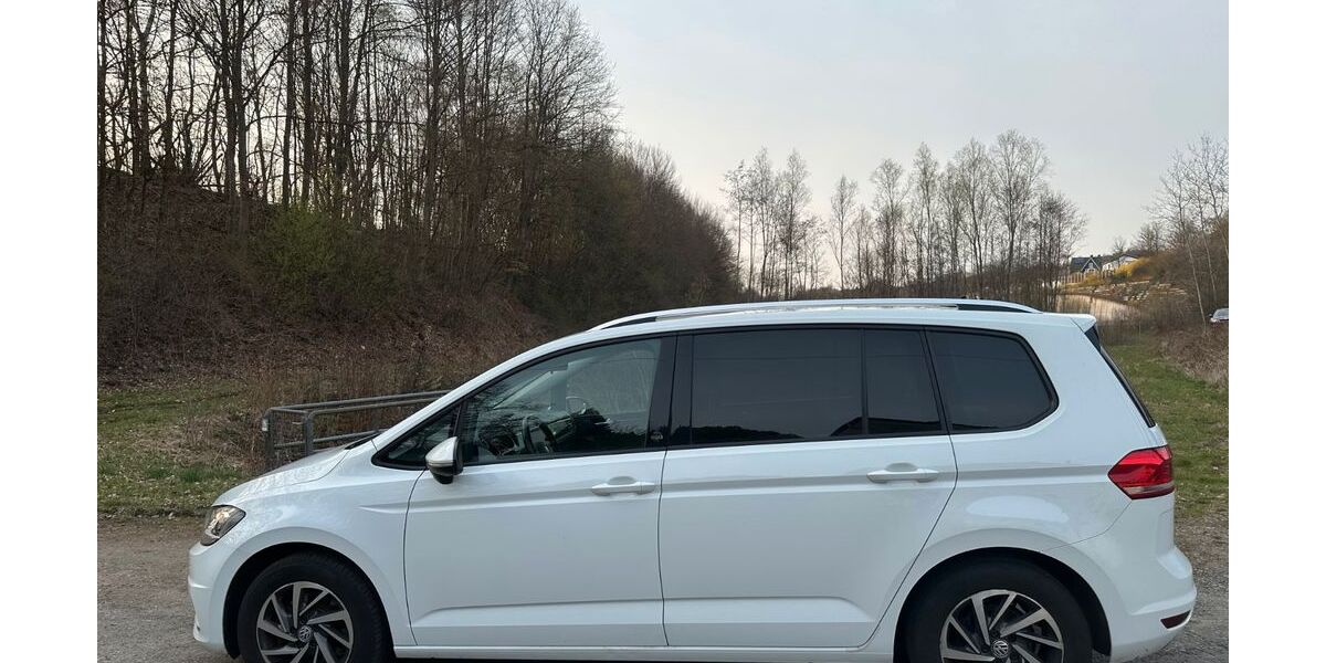 VW Touran 234.000 km 10.400 &euro; Kreuztal 57223