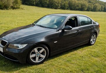 BMW 325 335.000 km 2.700 &euro; Lennestadt 57368