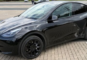 Tesla Model Y 90.000 km 29.100 &euro; Freudenberg 57258