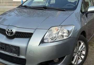 Toyota Auris 142.000 km 5.299 &euro; Müschenbach 57629