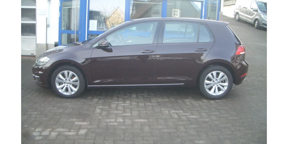 VW Golf 142.000 km 10.990 &euro; Attendorn-Repe 57439