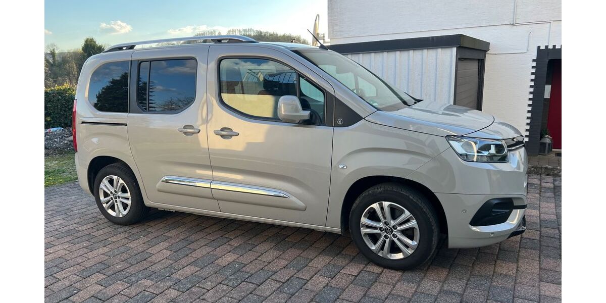 Toyota Proace City 97.000 km 15.300 &euro; Kreuztal 57223