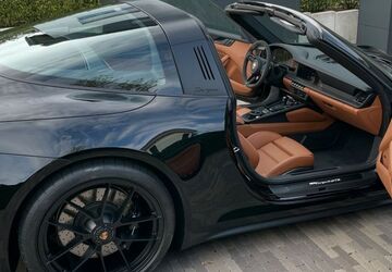 Porsche 992 3.051 km 219.900 &euro; Freudenberg 57258