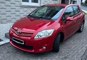 Toyota Auris 93.500 km 6.800 &euro; Großseifen 56472