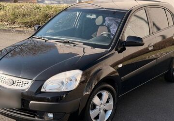 Kia Rio 183.000 km 1.950 &euro; Waldbröl 51545